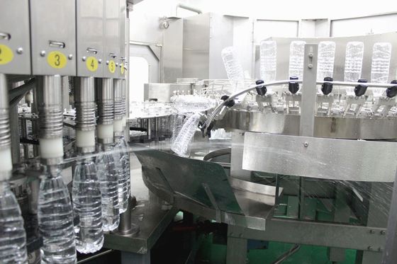 آلات تعبئة المياه المعبأة في زجاجات من الفولاذ المقاوم للصدأ 12000 BPH